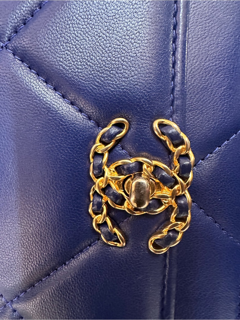 CHANEL 19 Wallet on Chain WOC microchipped full set - Picture 2 of 15